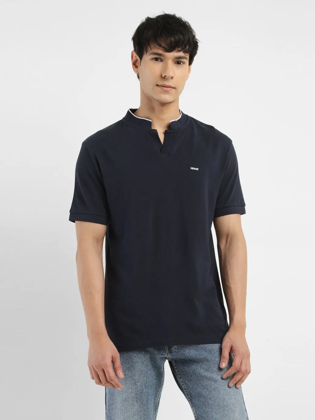 Men's Solid Slim Fit Henley Neck T-Shirt 1