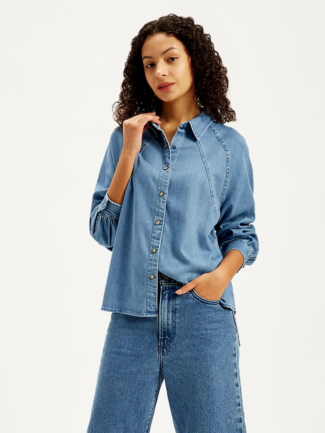 Women's Solid Relaxed Fit Denim Shirt 2