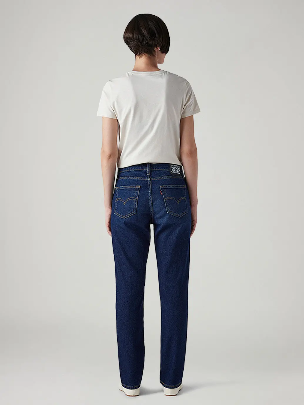 Women's 724 Dark Indigo Slim Straight Fit High Rise Tinted Jeans 5