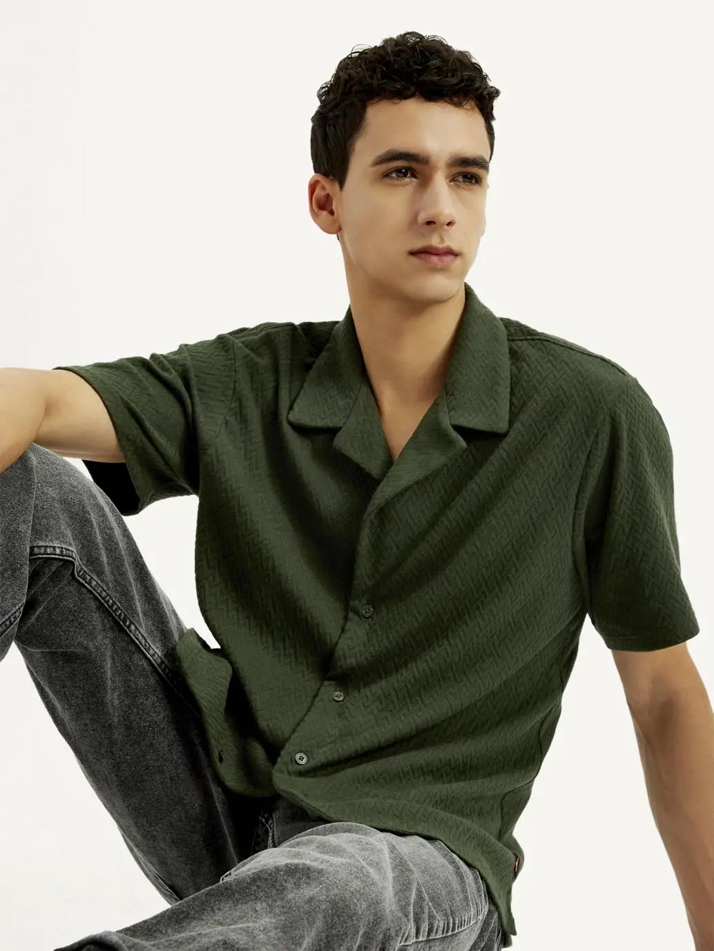 Men's Textured Slim Fit Resort Collar Shirt 1