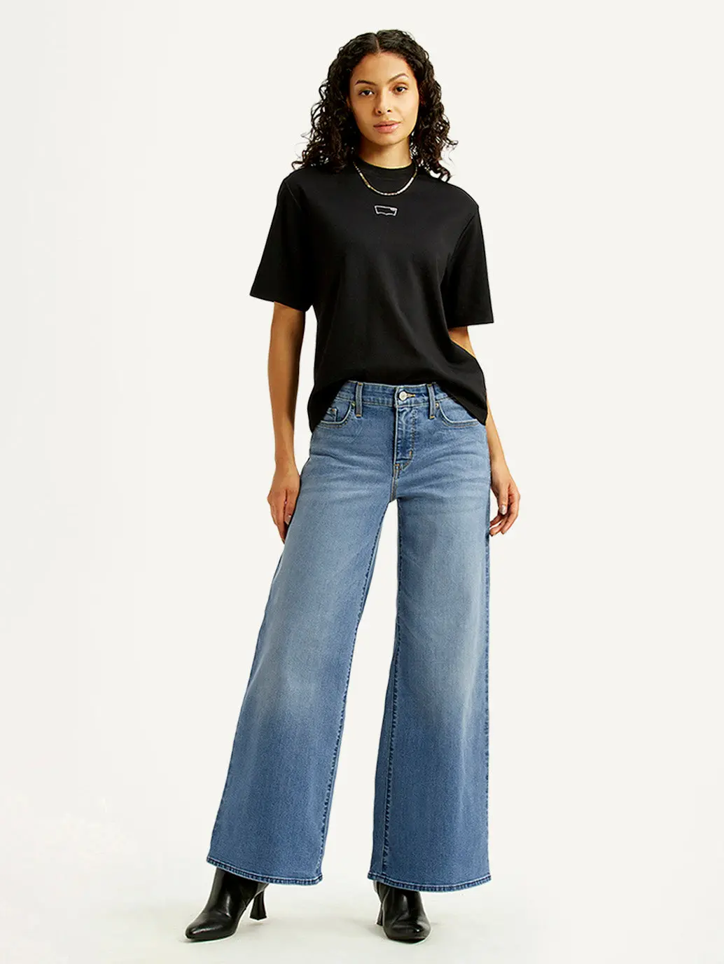 Women's 318 Med Indigo Shaping Wide Leg Fit Mid Rise Jeans 2
