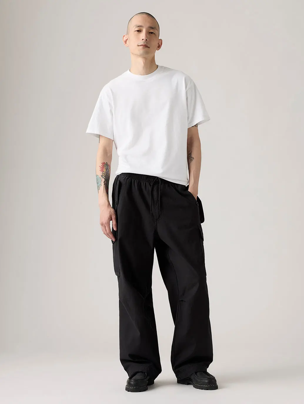 Men's Black Baggy Fit Mid Rise Cargo Trousers 1