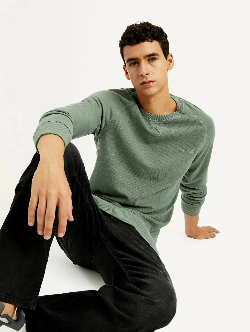 Men's Solid Green Crew Neck Sweatshirt 1