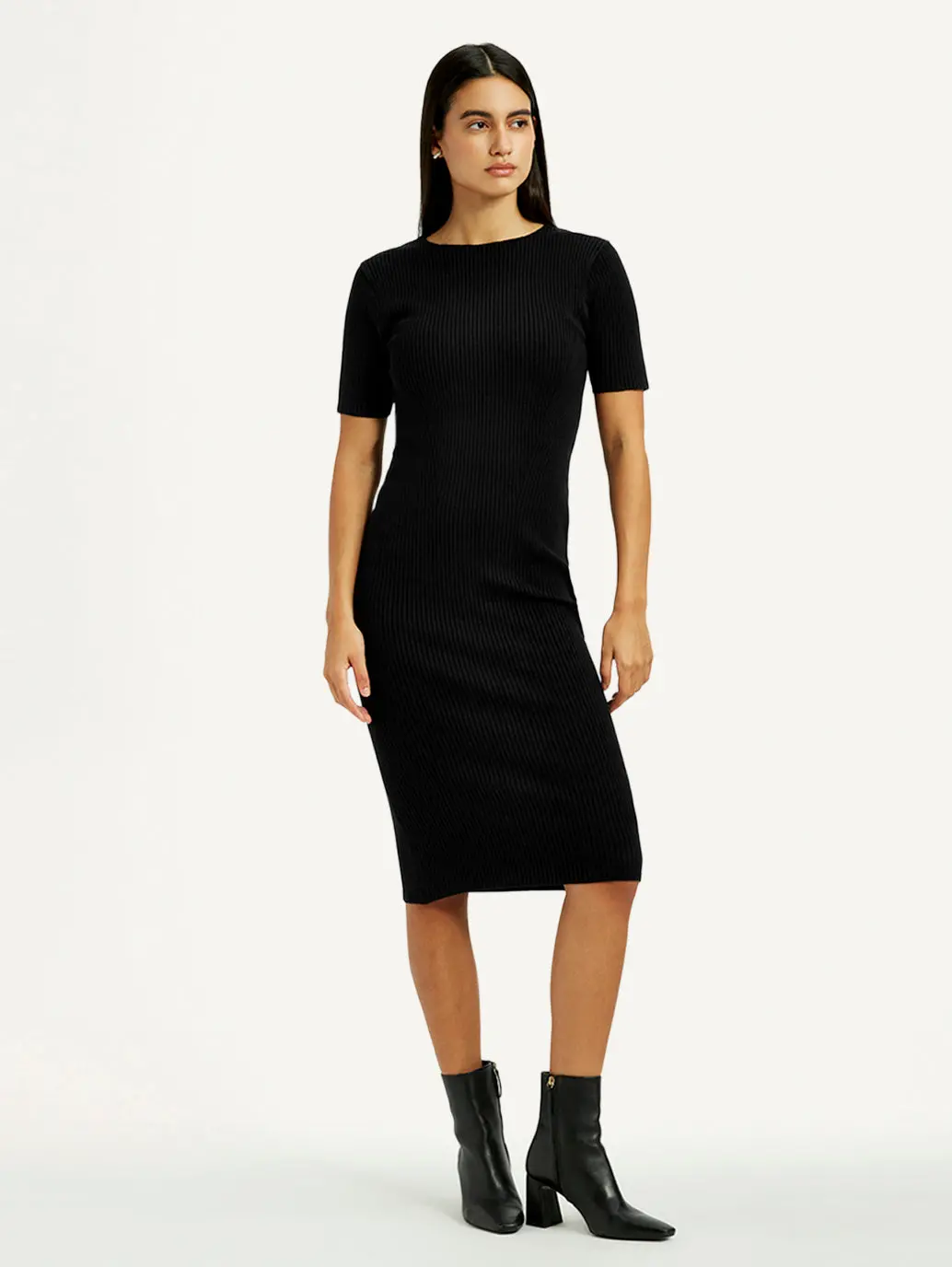 Women's Solid Black Boat Neck Dress 1