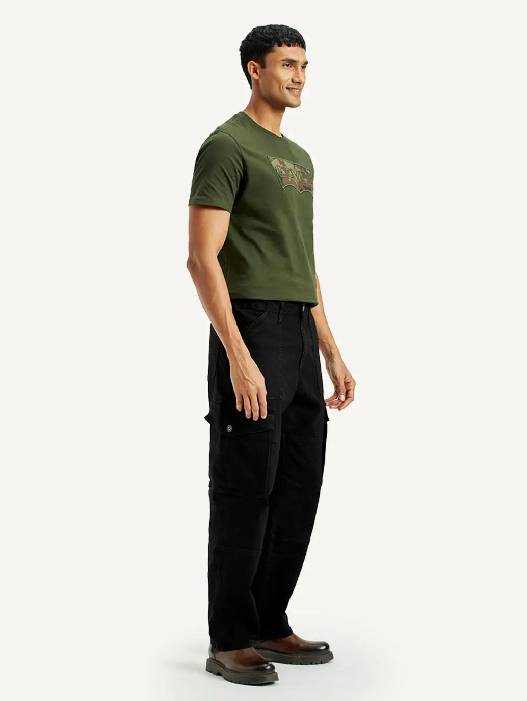 Men's 568 Black Loose Fit Mid Rise Cargo Jeans 7