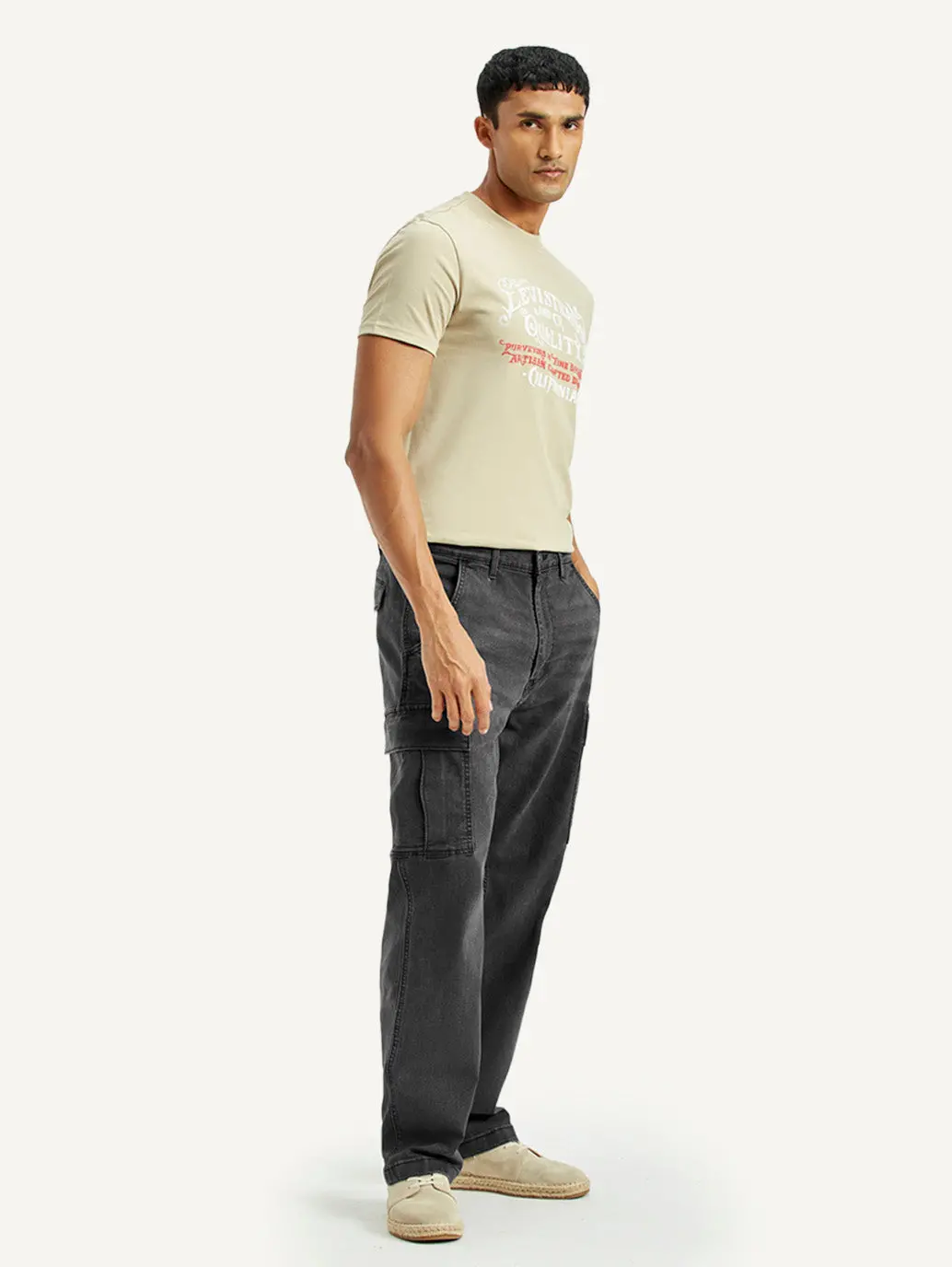 Men's Black Tapered Fit Mid Rise Cargo Jeans 6