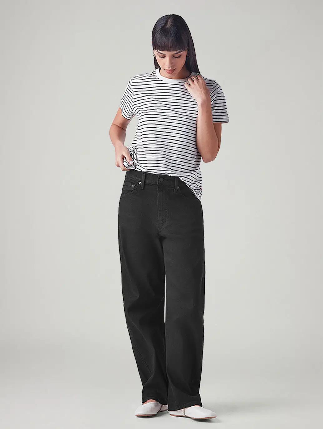 Women's Black Barrel Loose Fit Mid Rise Jeans 1
