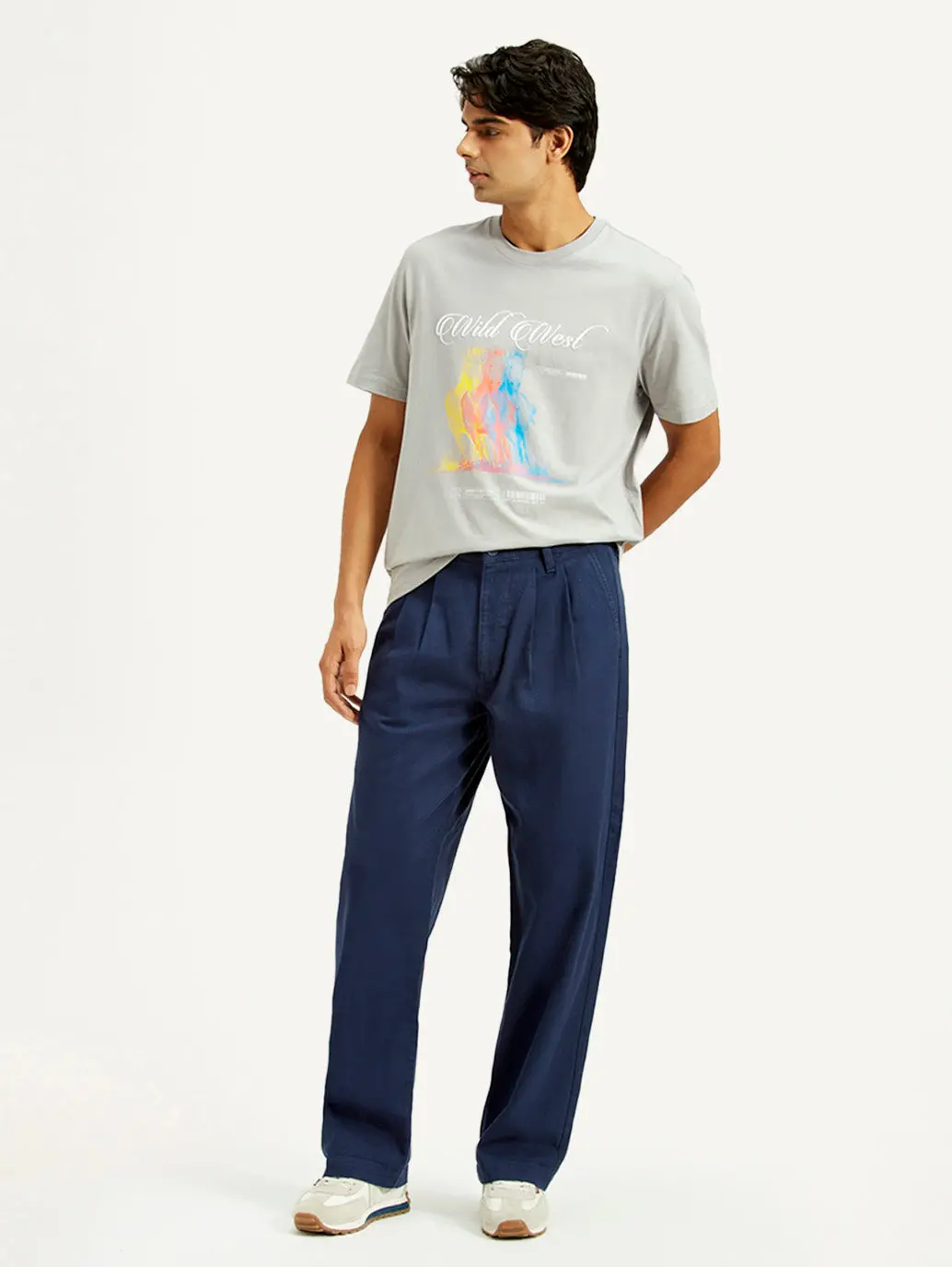 Men's Loose Fit Mid Rise Chinos 1
