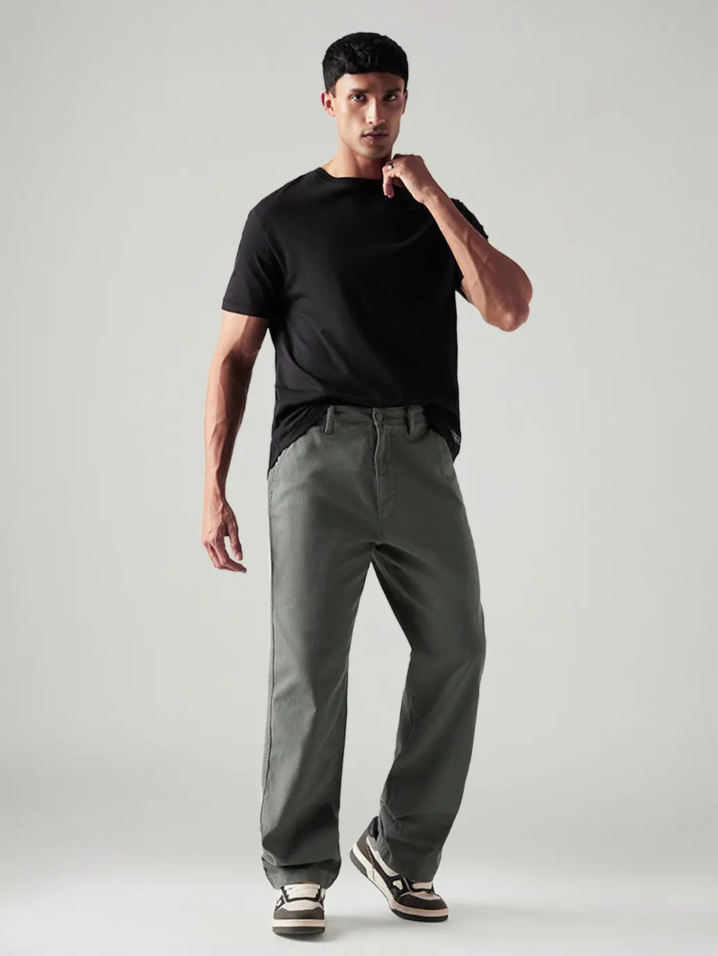 Men's Grey Loose Fit Mid Rise Chinos 1
