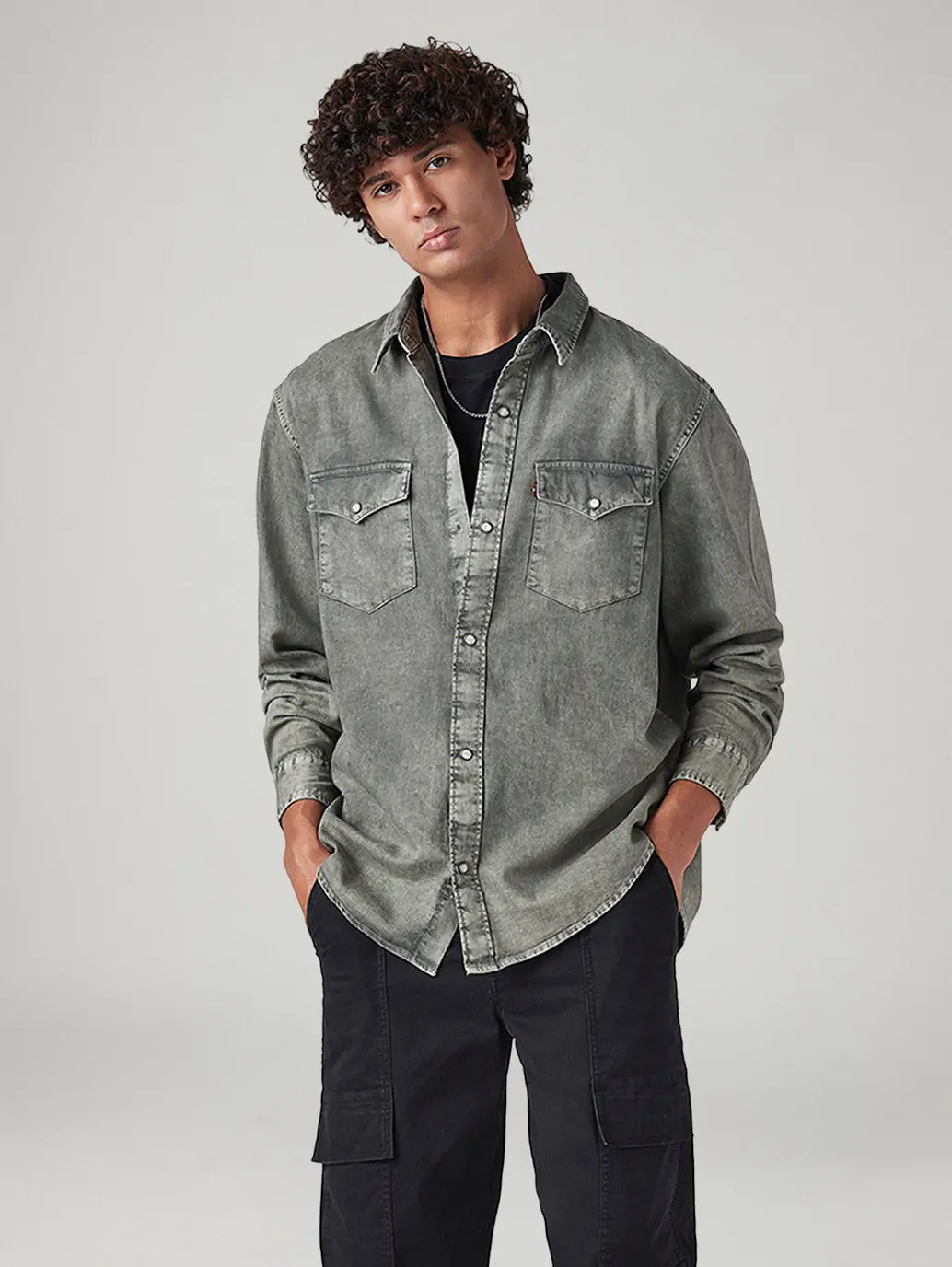Men's Solid Relaxed Fit Denim Shirt 1