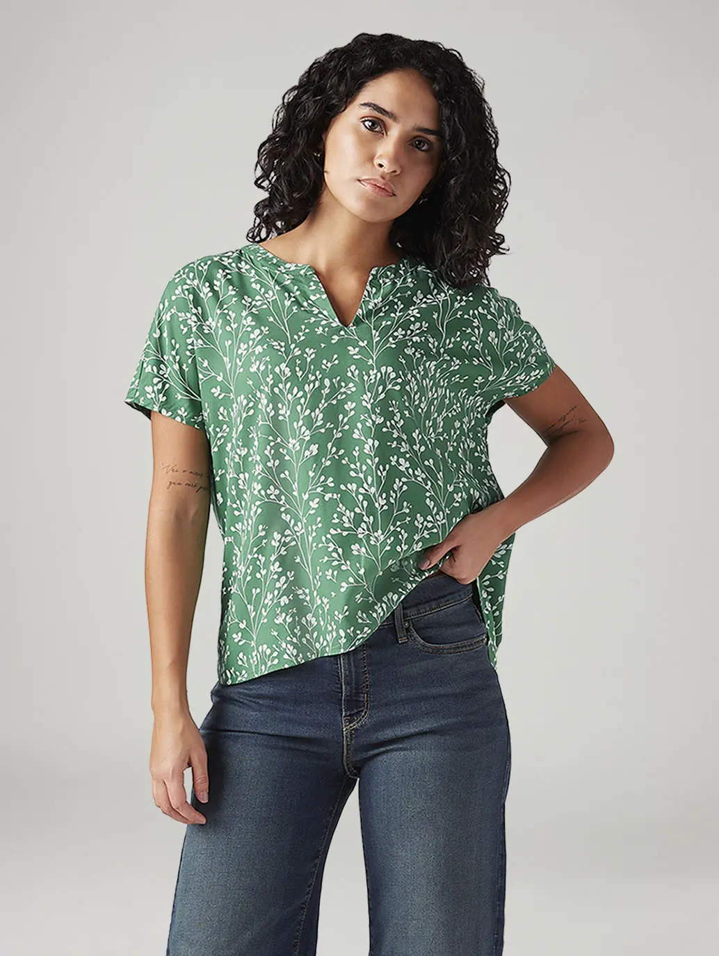 Women's Floral Regular Fit Top 1