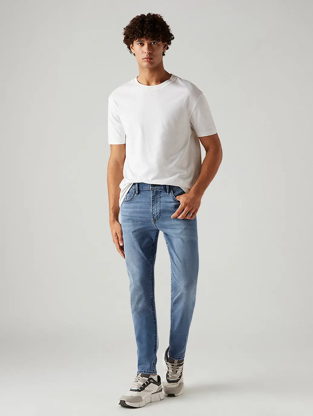 Men's 512 Light Blue Slim Tapered Fit Innovation Stretch Jeans 1