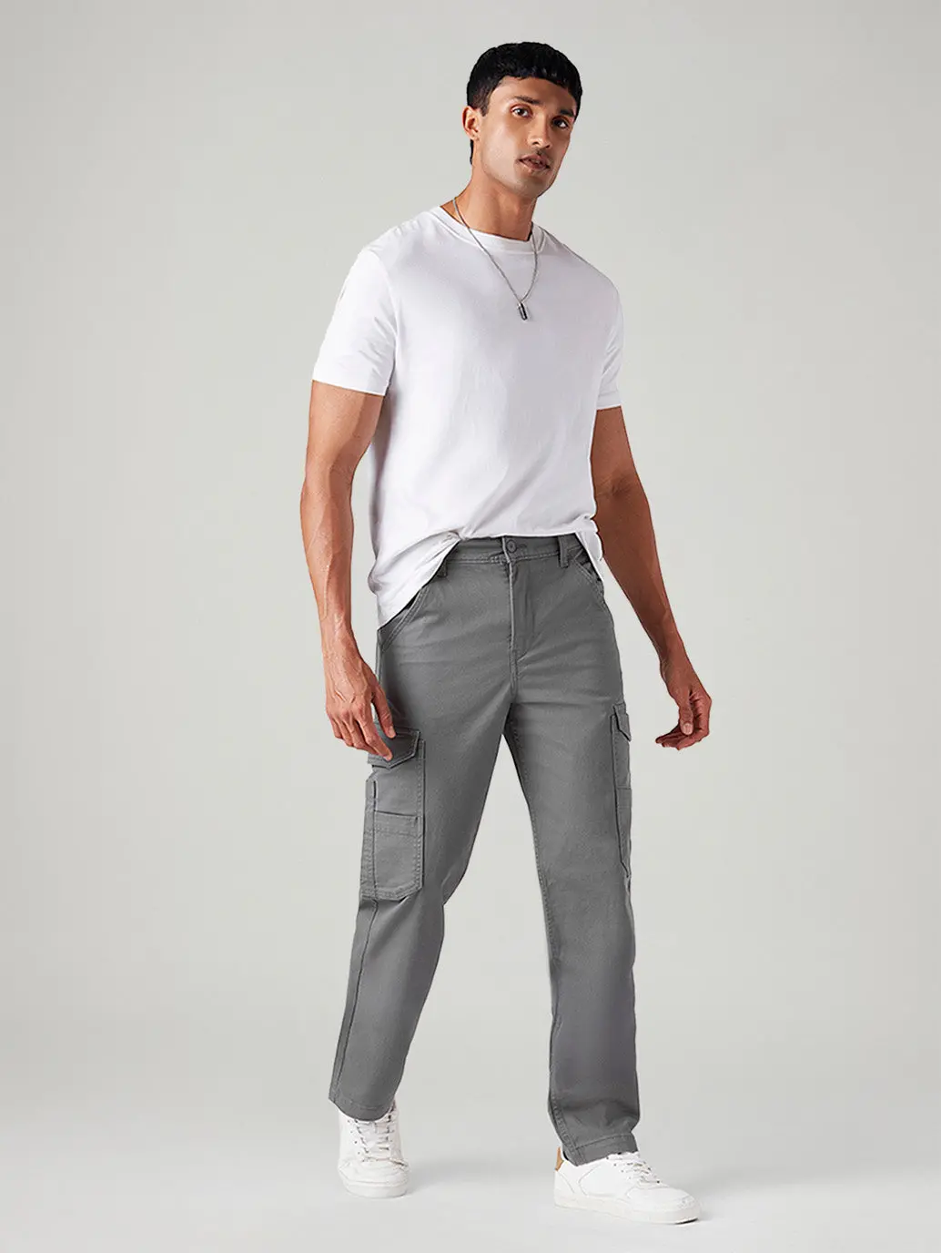 Men's Grey Straight Fit Mid Rise Cargos 1