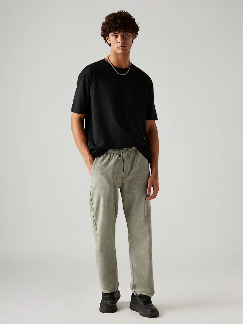 Men's Green Loose Straight Fit Mid Rise Linen Chinos 1