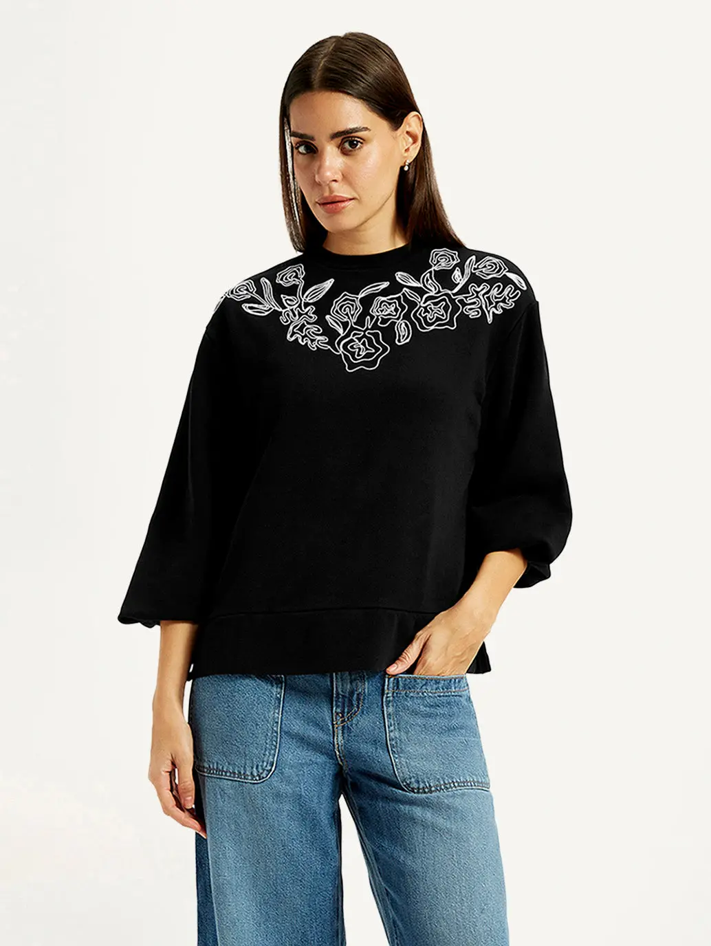 Women's Embroidered Black Oversized Sweatshirt 1