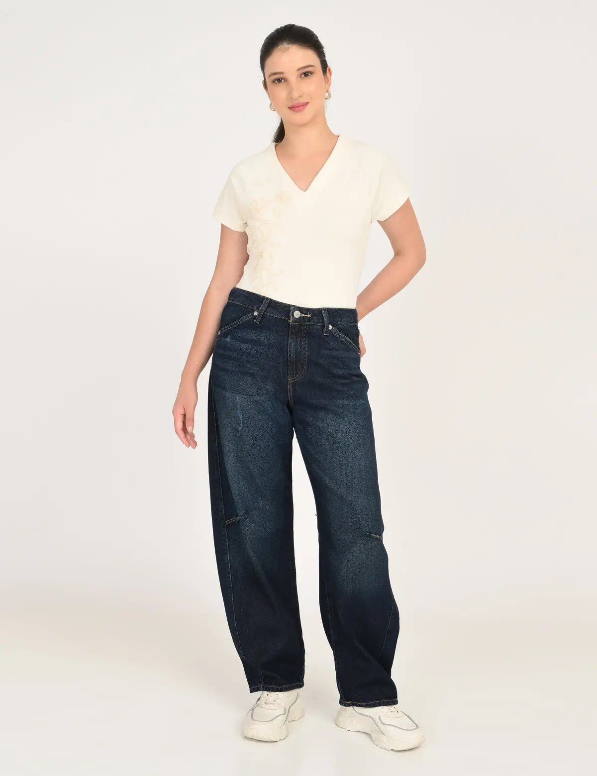 Women's Blue Barrel Loose Fit Mid Rise Jeans 1