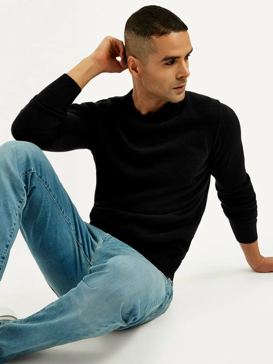 Men's Solid Black Crew Neck Sweater 1
