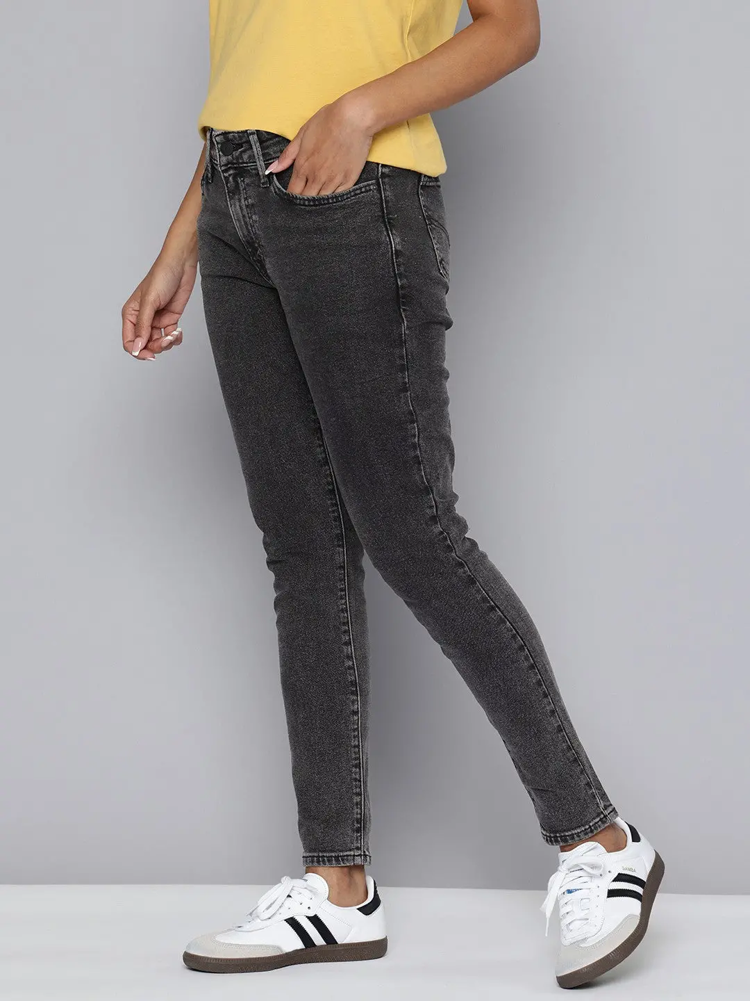 Women's 711 Black Skinny Fit Mid Rise Jeans 3
