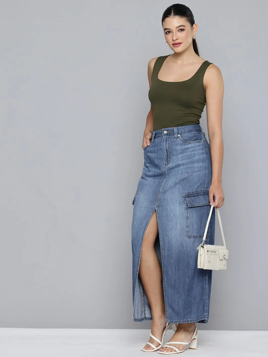 Women's Mid Rise Blue Solid Skirt 4