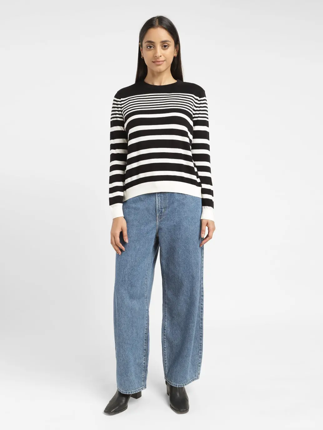 Women's Striped Black Round Neck Sweater 1