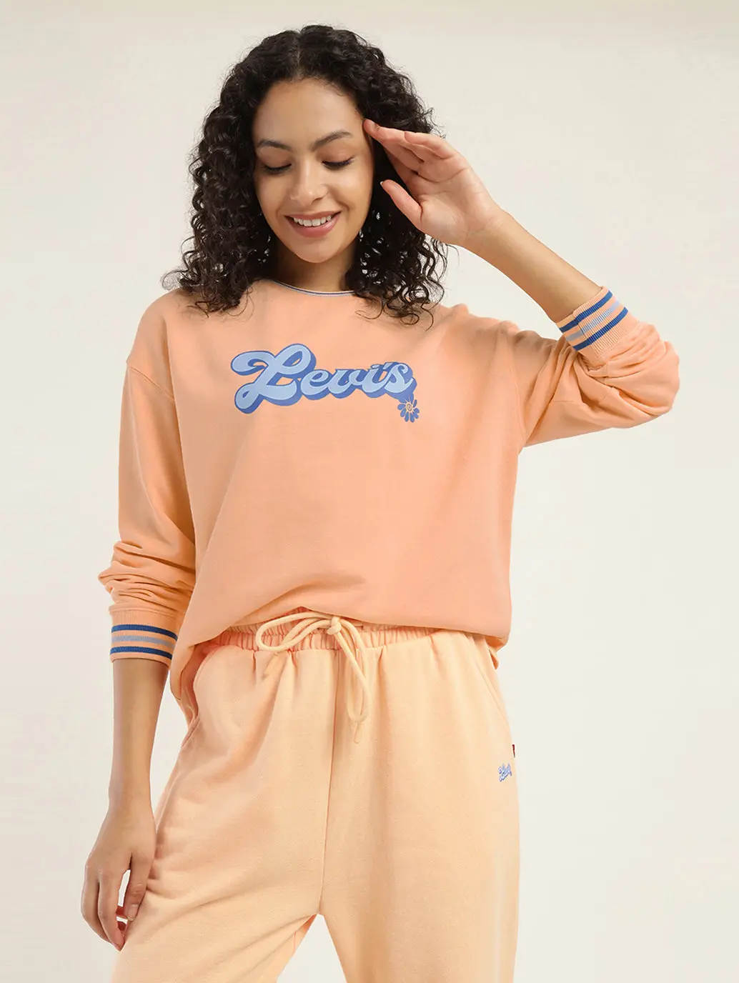 Women's Solid Crew Neck Sweatshirt 1