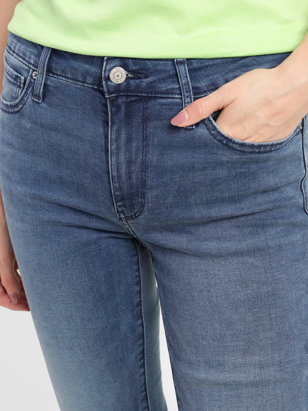 Women's 712 Blue Straight Fit Mid Rise Jeans 6