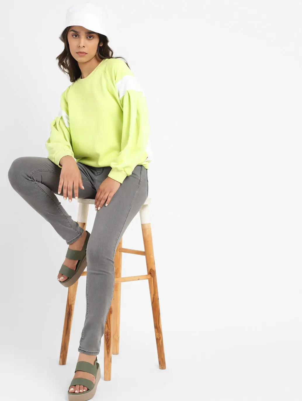Women's Colorblock Round Neck Sweatshirt 2