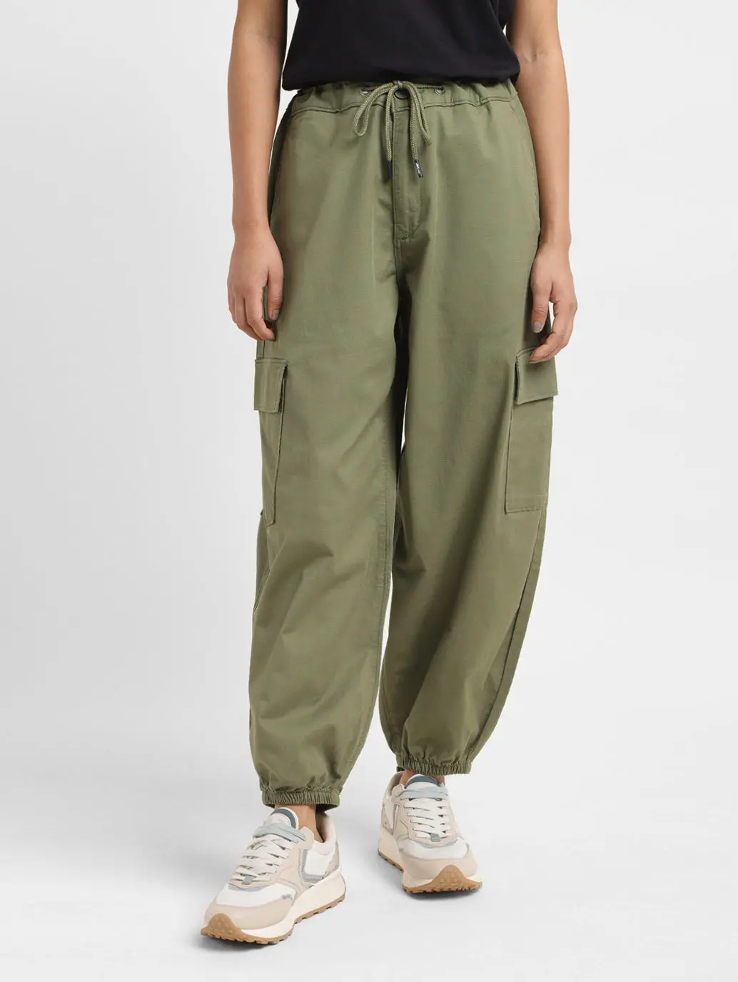 Women's High Rise Green Loose Tapered Fit Trousers 1