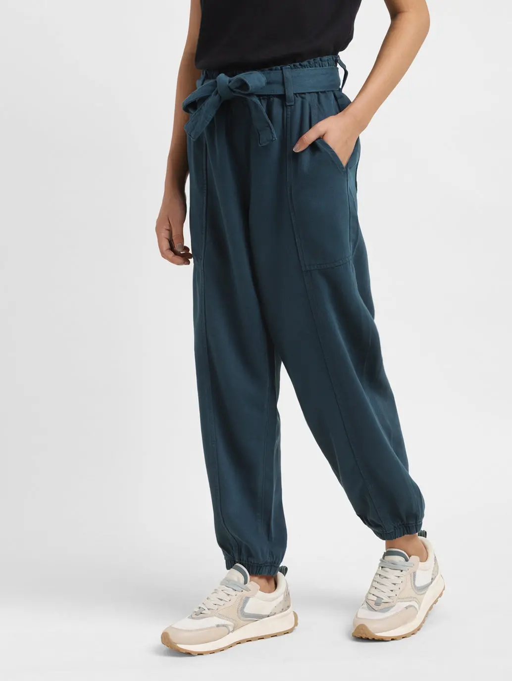 Women Mid Rise Teal Loose Tapered Fit Joggers 4