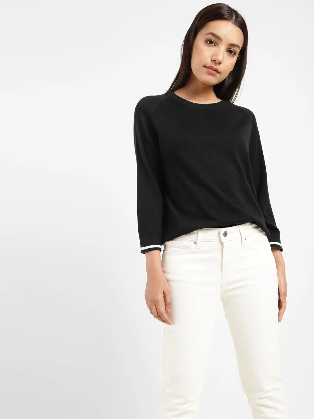 Women's Solid Round Neck Sweater 1