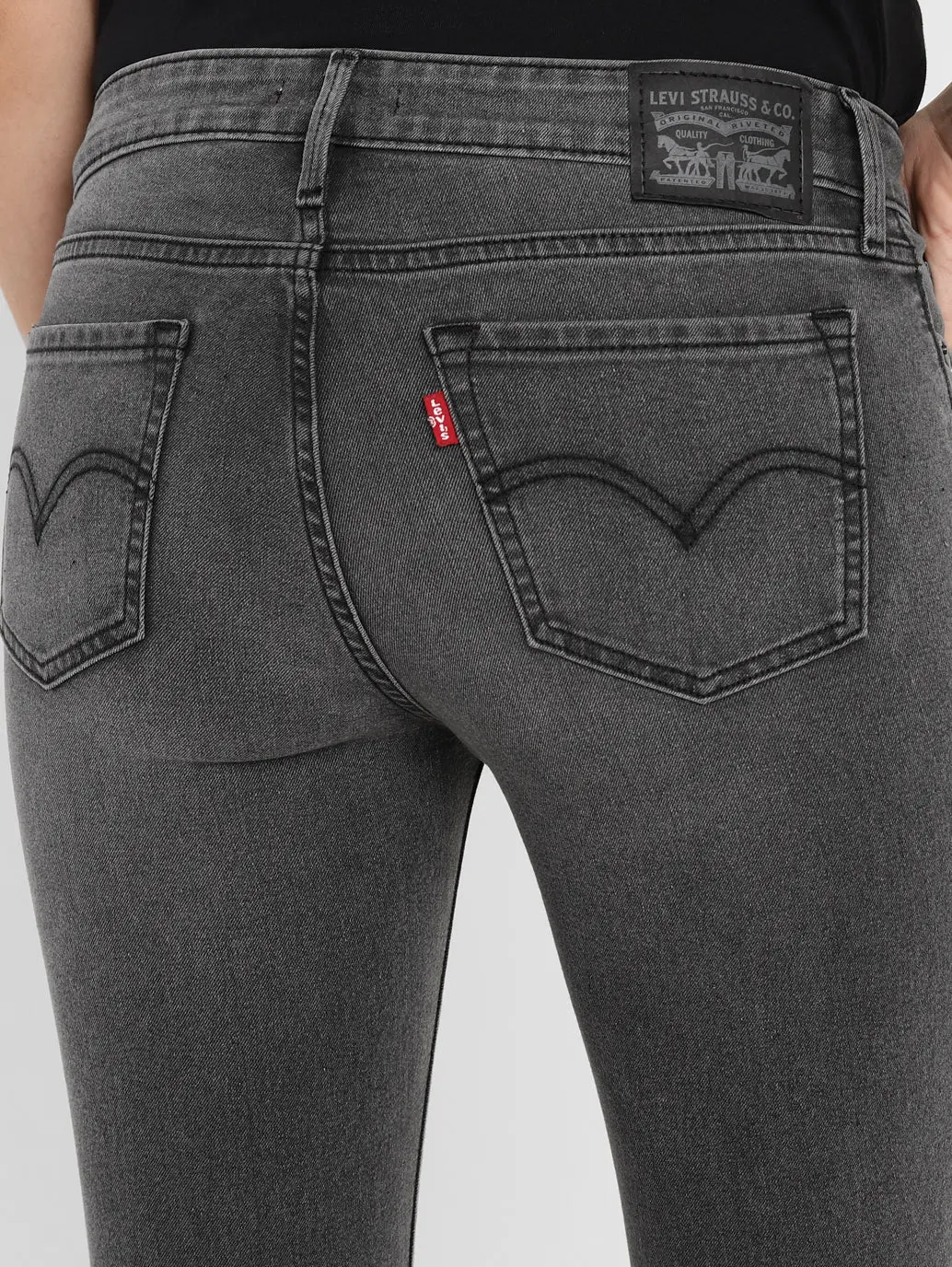 Women's 710 Black Skinny Fit Mid Rise Jeans 6