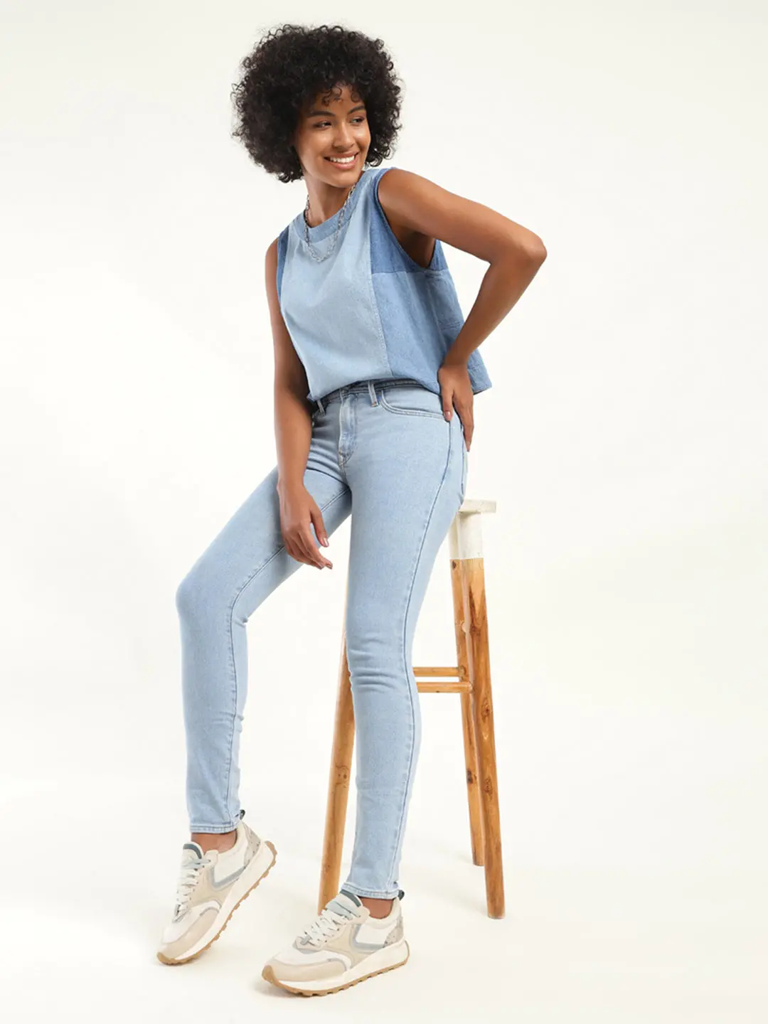 Women's 711 Blue Skinny Fit Mid Rise Jeans 1