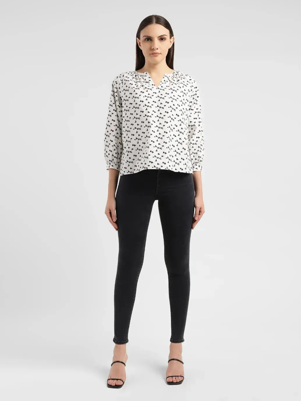Women's Floral White Round Neck Top 1