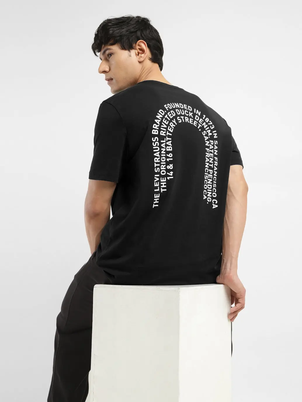 Men's Solid Round Neck T-Shirt 1