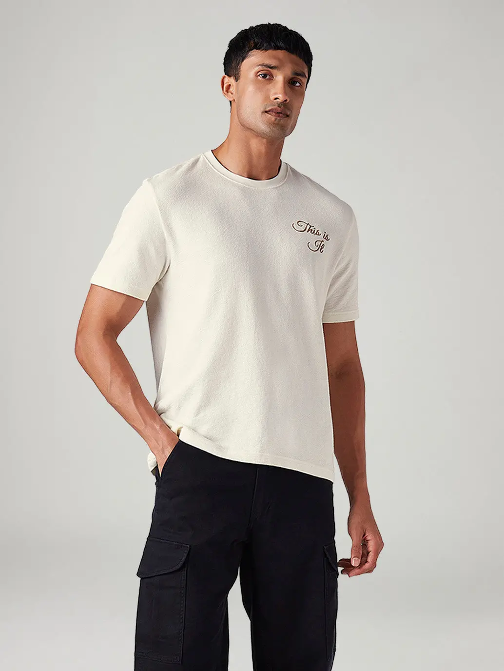 Men's Solid Regular Fit Textured T-Shirt 1