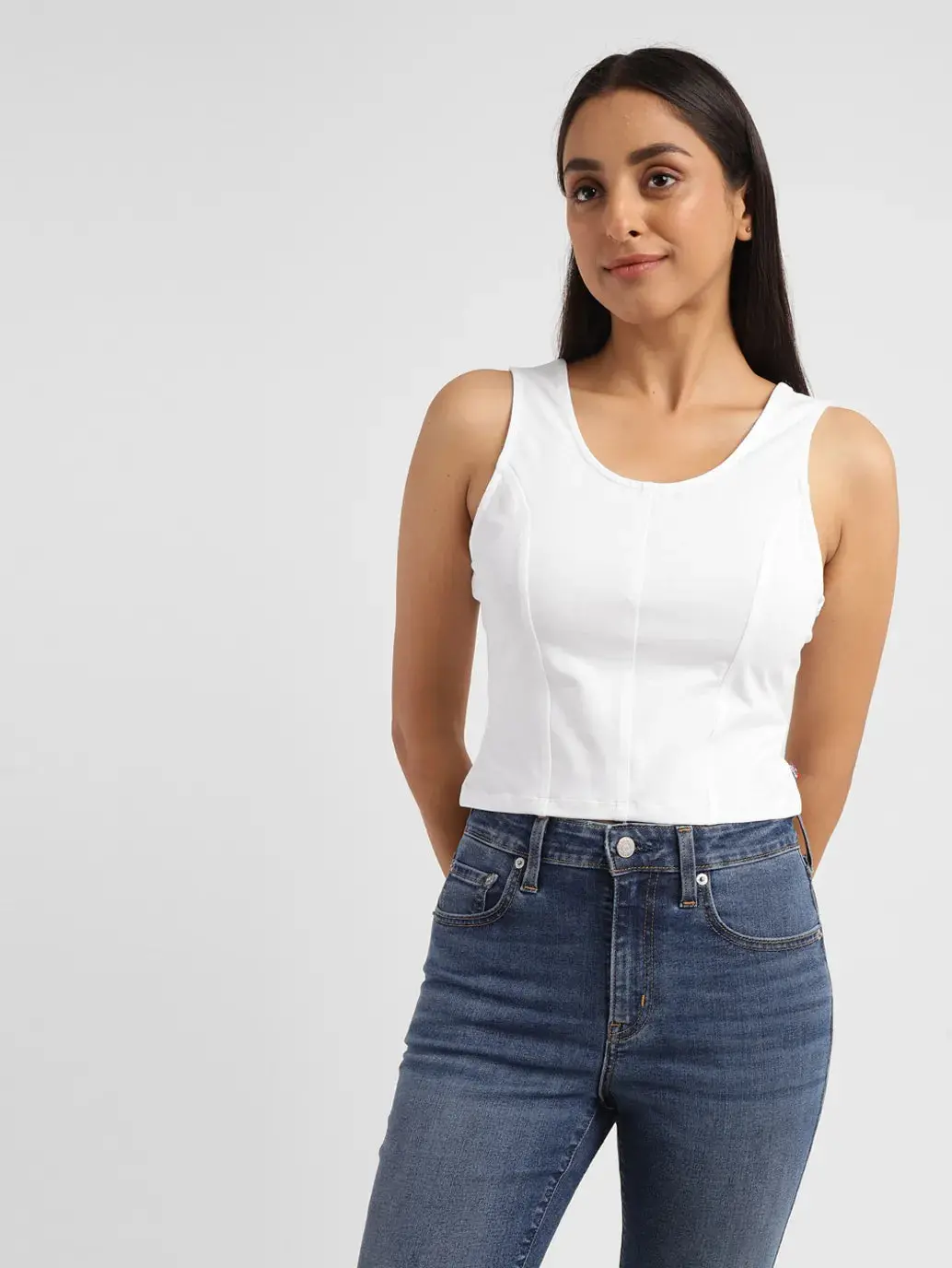 Women's Solid White Scoop Neck Crop Top 1
