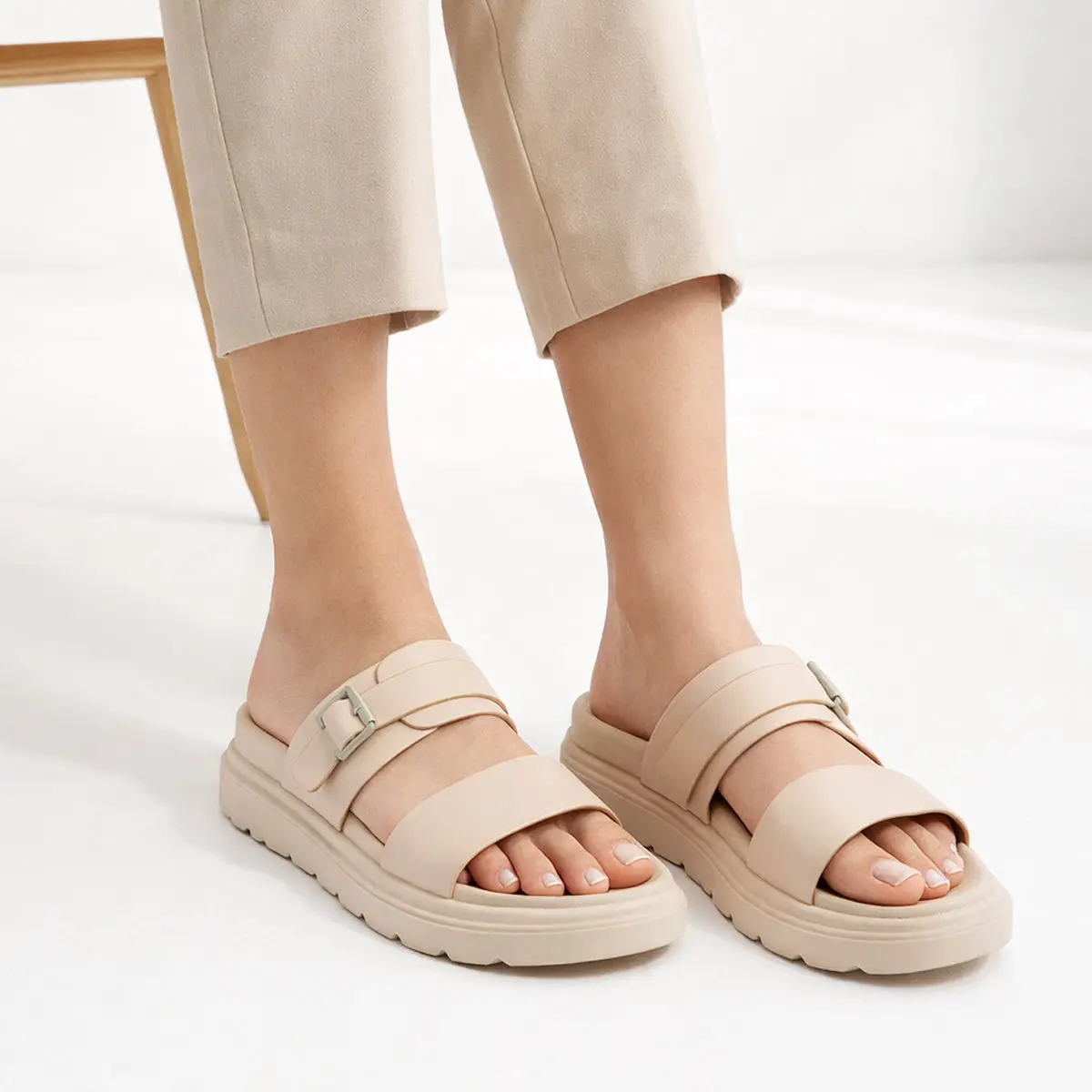 Cushioned Peak Kinder Slippers 1
