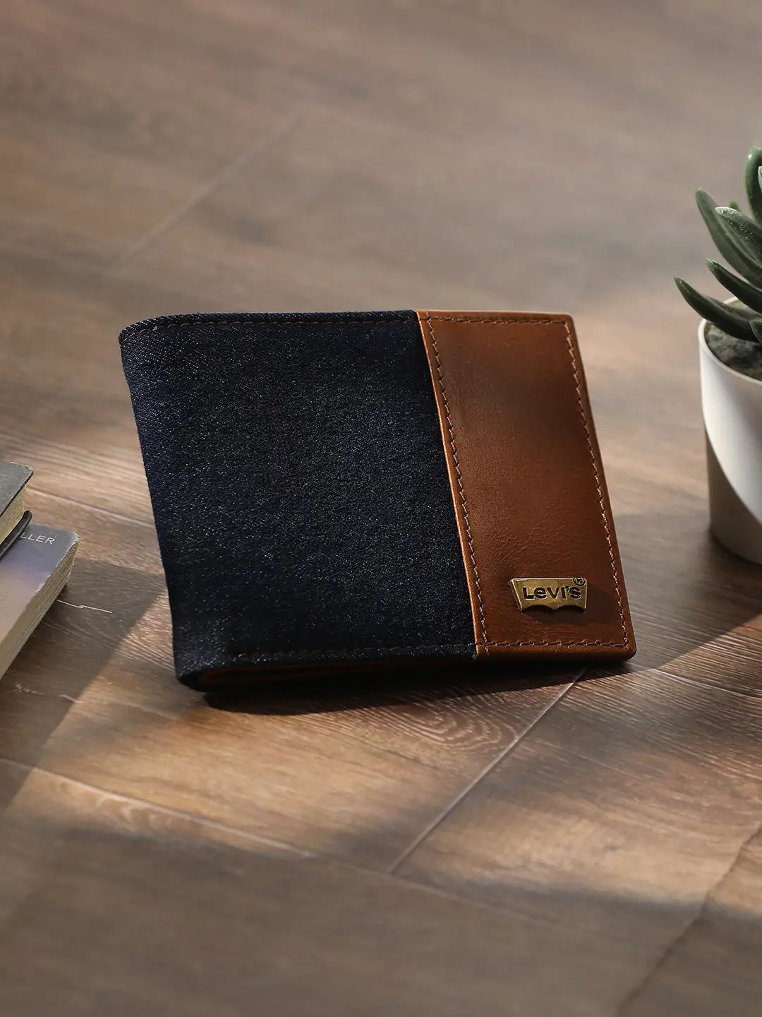 Men's Blue Colorblock Bi-Fold Wallet 1