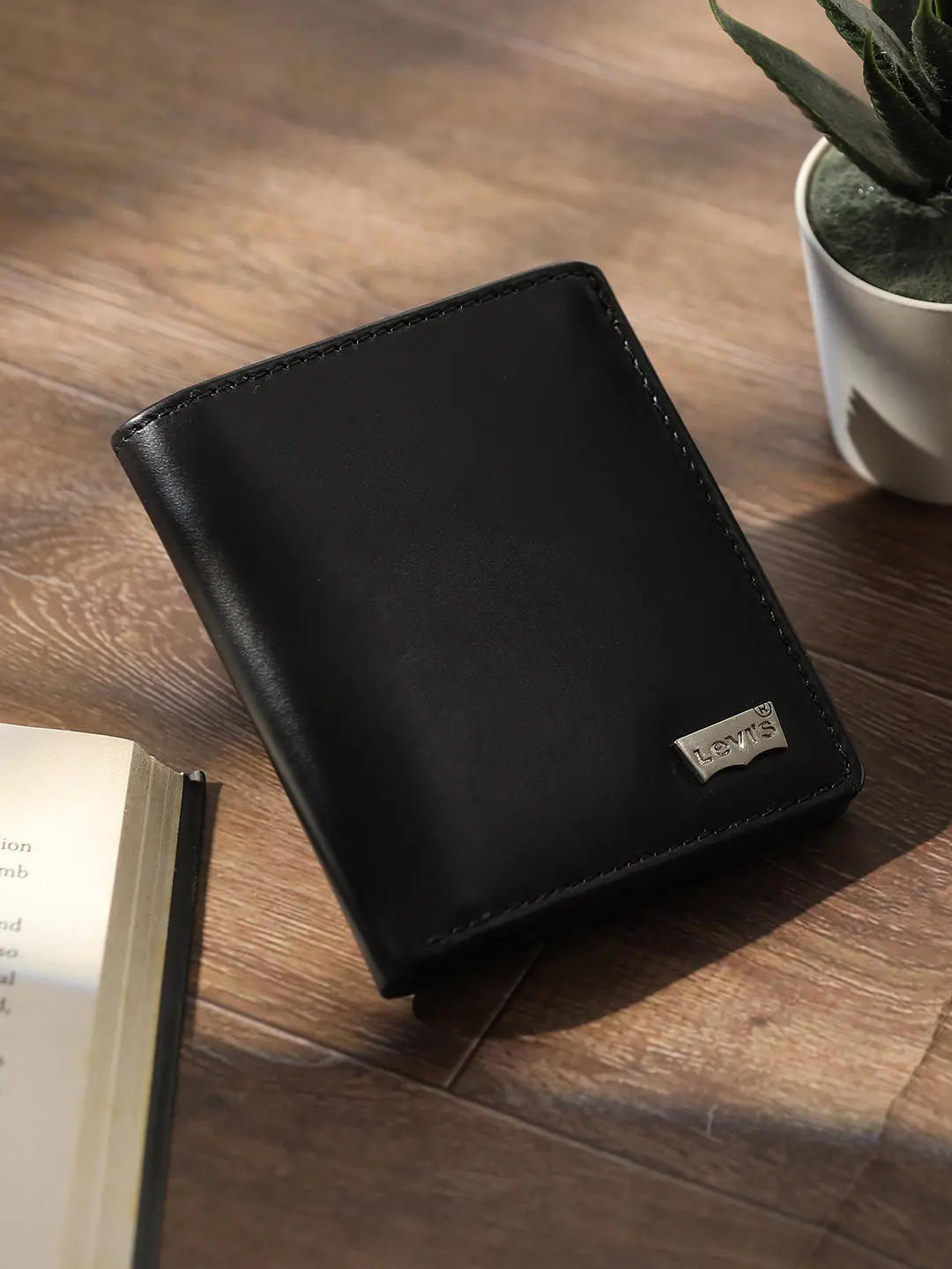 Men's Black Solid Card Holder 1