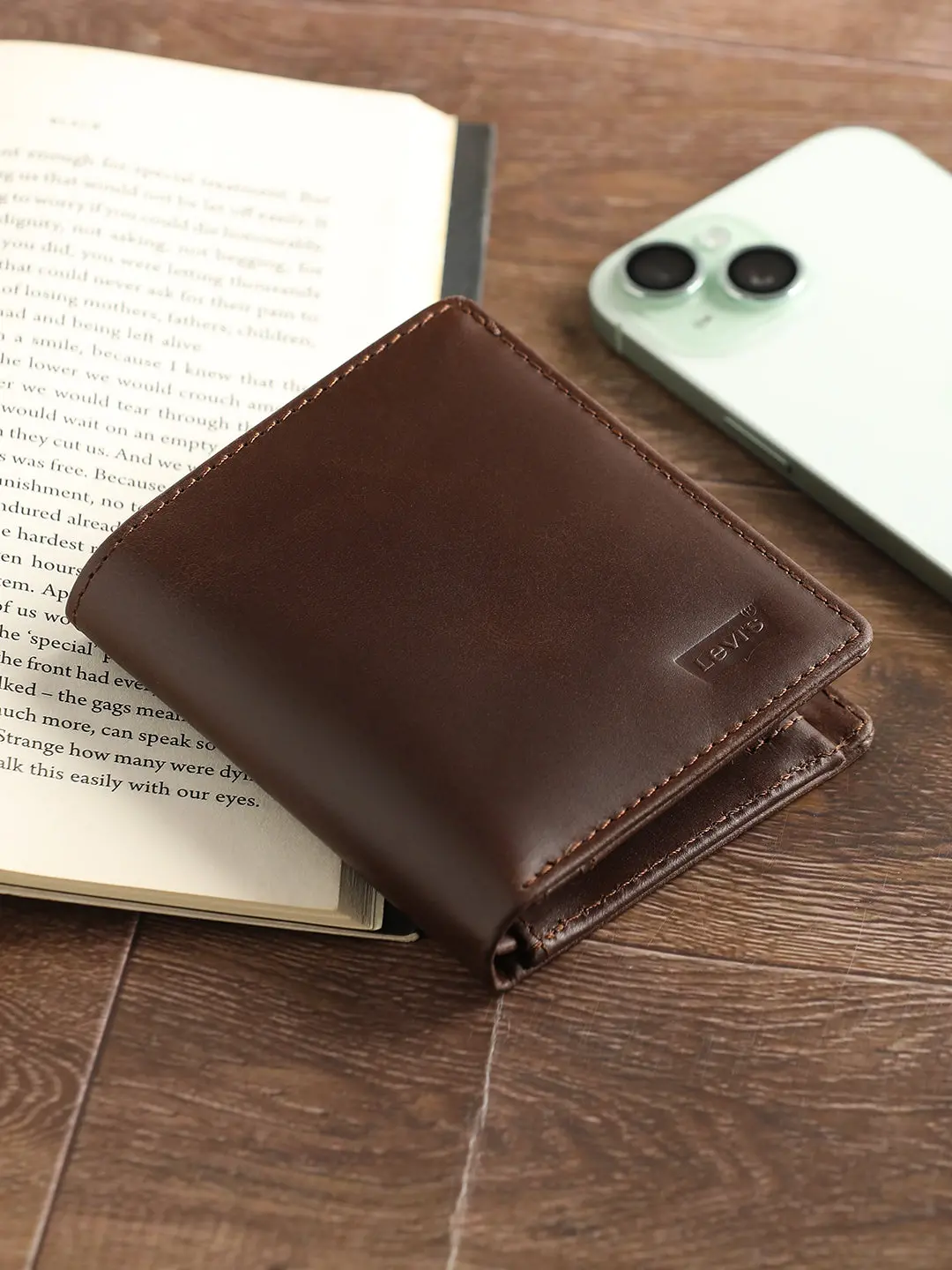 Men's Brown Solid Bi-Fold Wallet 1