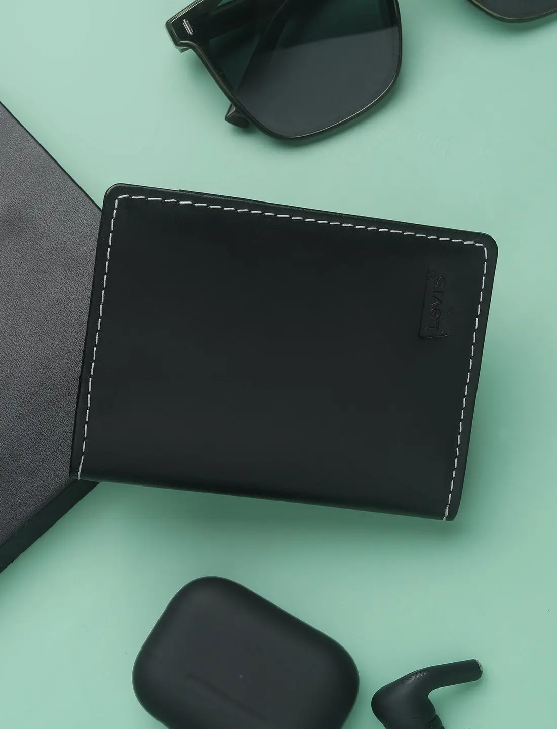 Men's Black Solid Card Holder 1