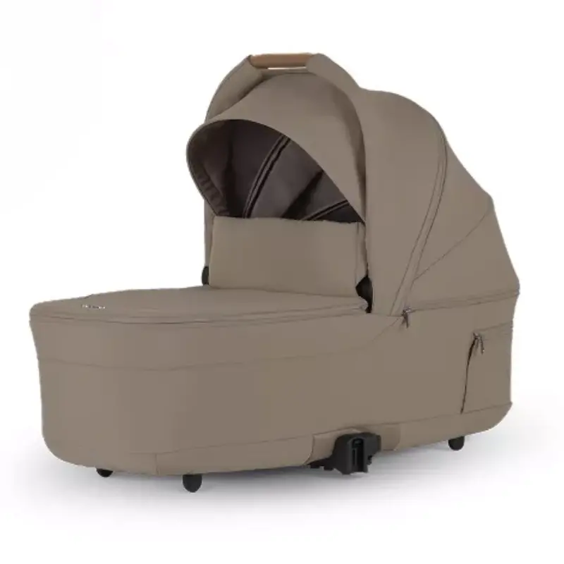 Nia Pod Compact Bassinet 1