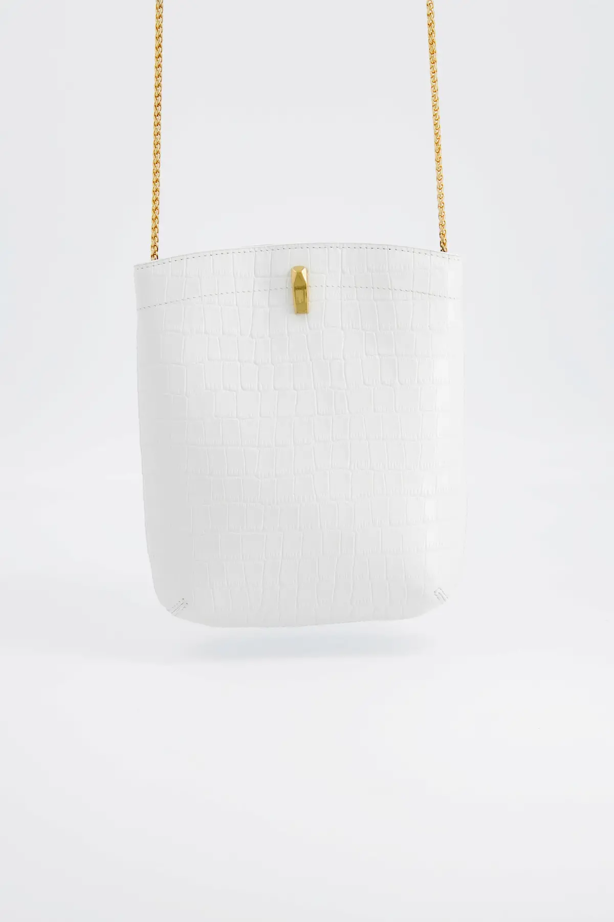 The Volon White E.Z. Carry Croco-Embossed Bag 1