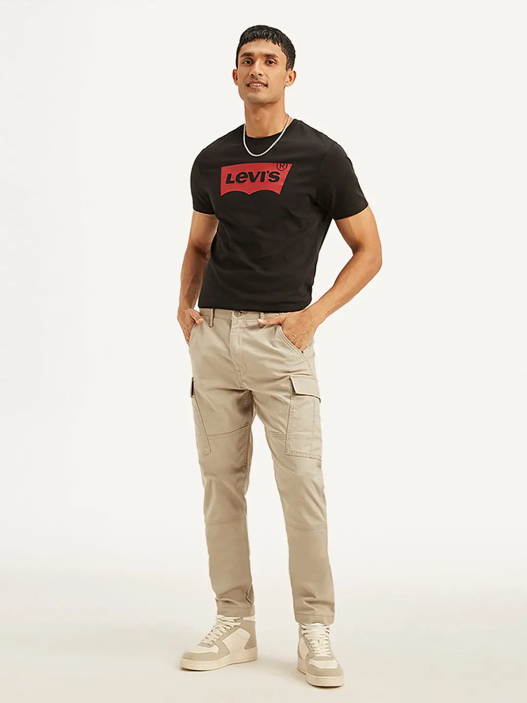 Men's Beige Relaxed Fit Cargo Trousers 1