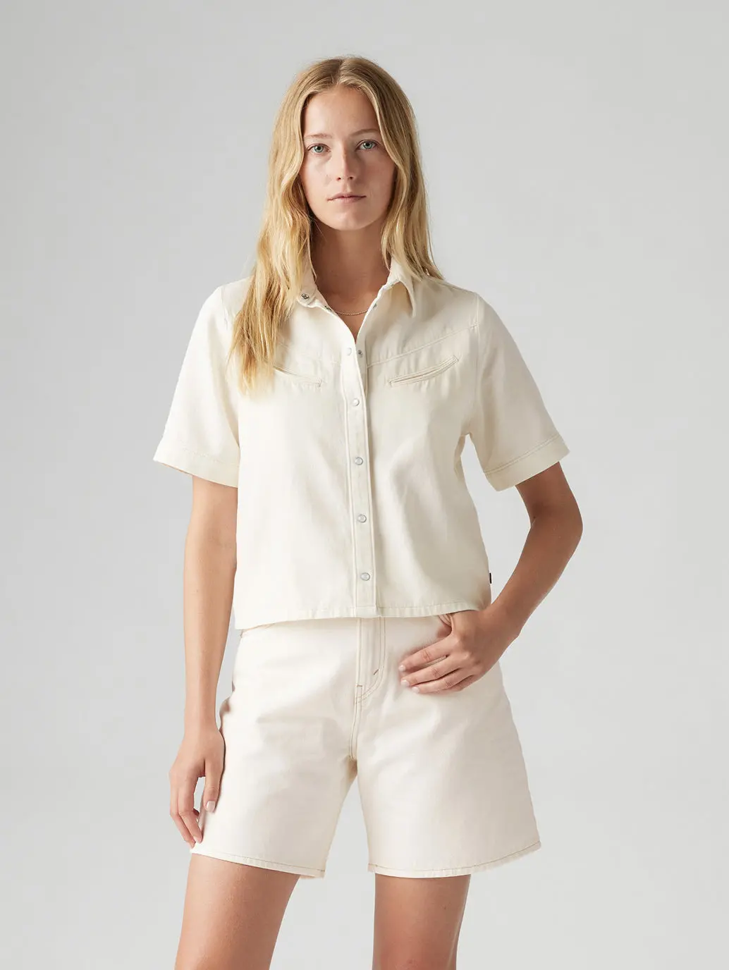 Women's Solid Spread Collar Shirt 1